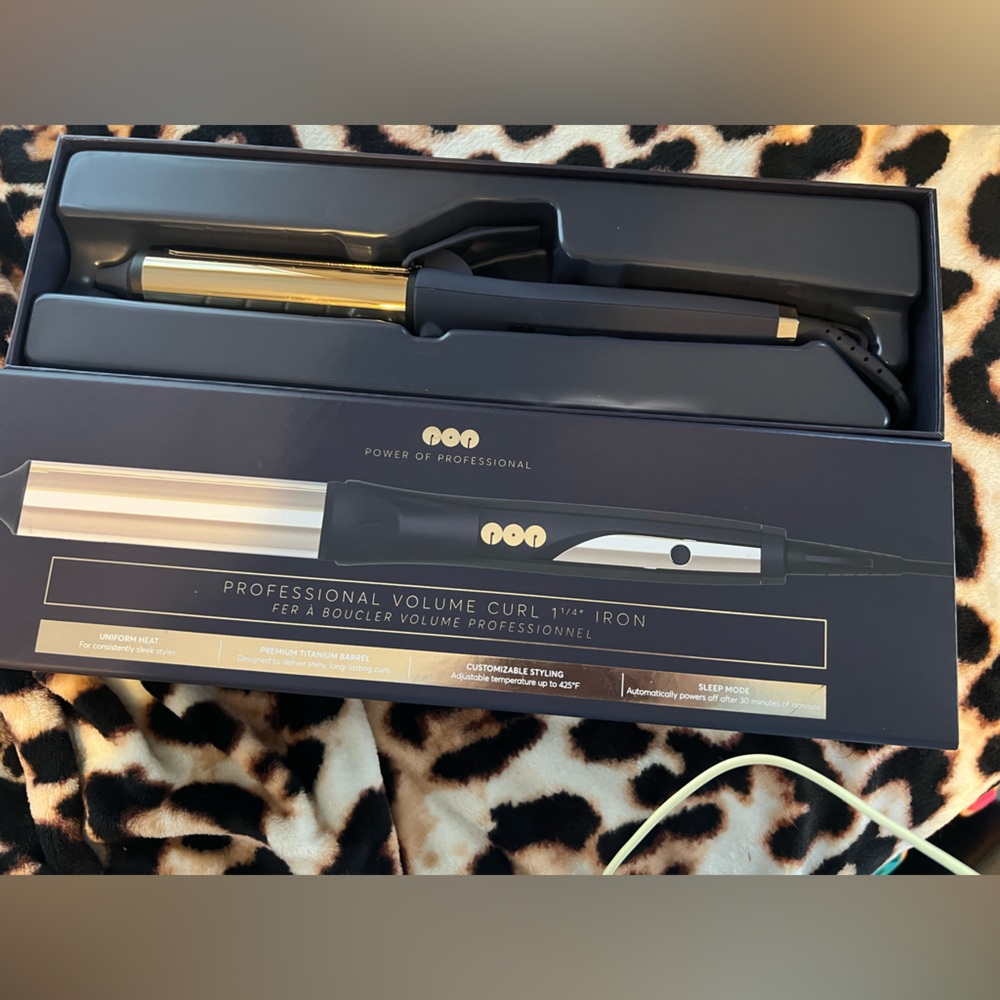 Brand new 1 1/4” curling iron